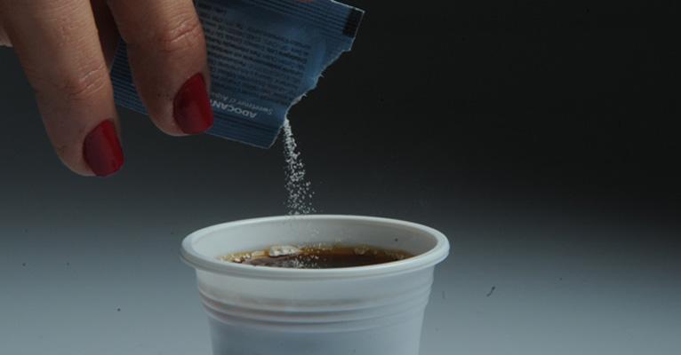 Adoçante Faz Mal a Saúde? Emagrece, Engorda ou É um Veneno?